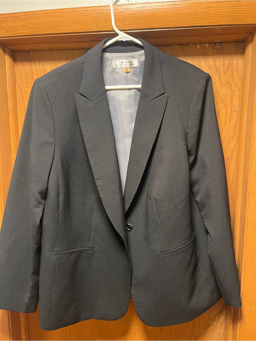 Tahari ASL Women’s Dark Gray Pinstripe Single-Button Blazer